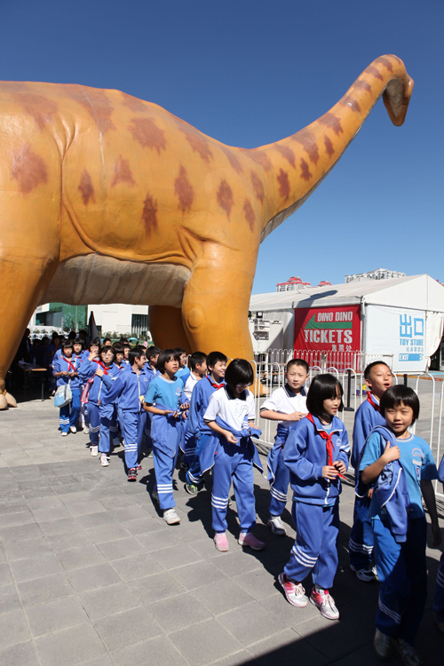 “科普大课堂”在探梦恐龙岛主题公园开课